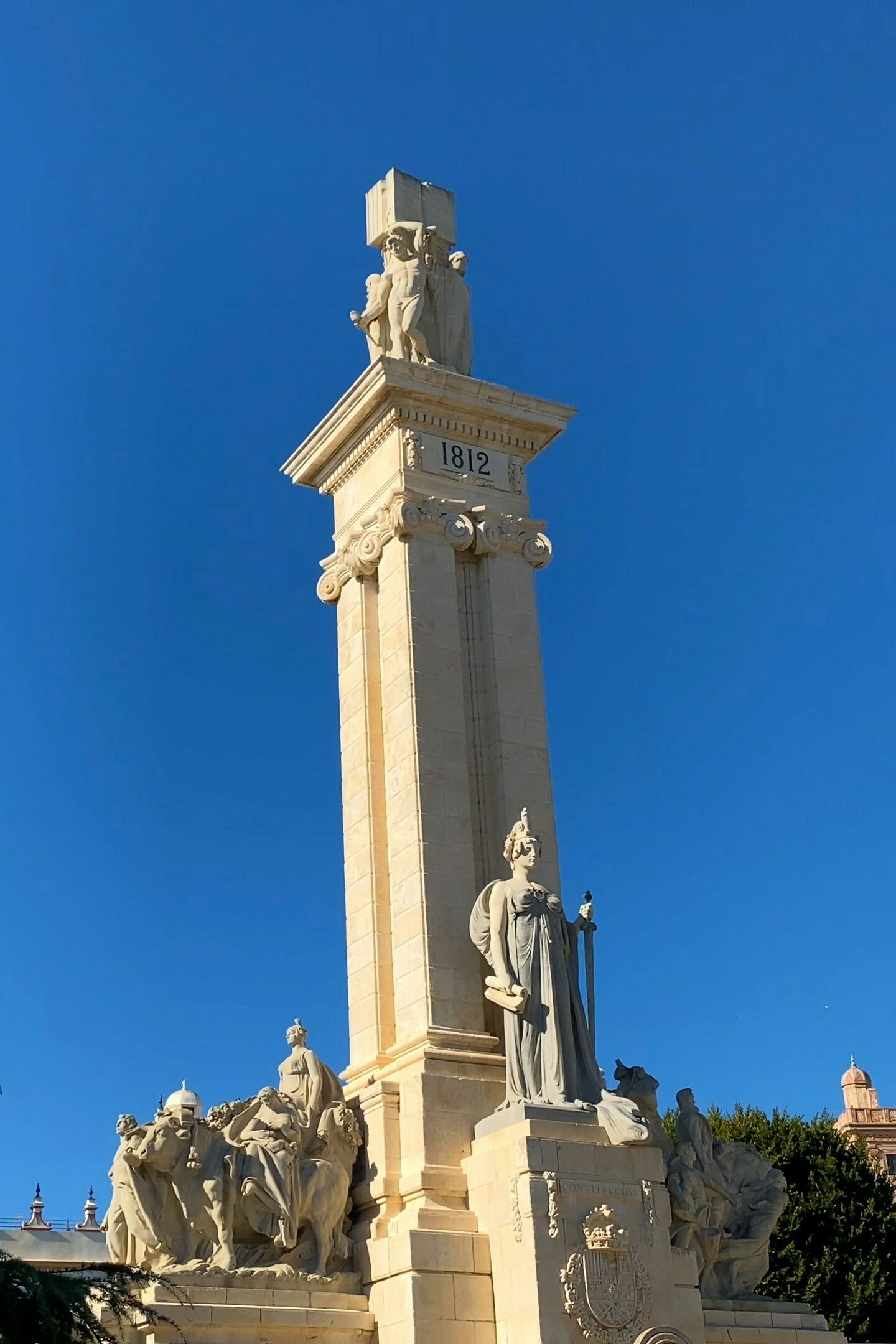Monuments on the Plaza de España, Cáidz, Spain